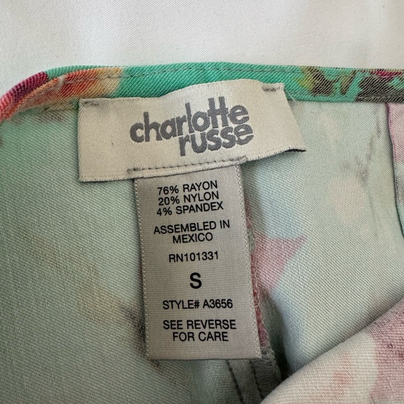 Floral booty shorts - Picture 3 of 3